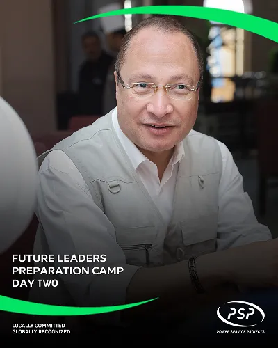 Senior mentor providing guidance to participants during the Future Leaders Practical Engineering Training in Egypt.